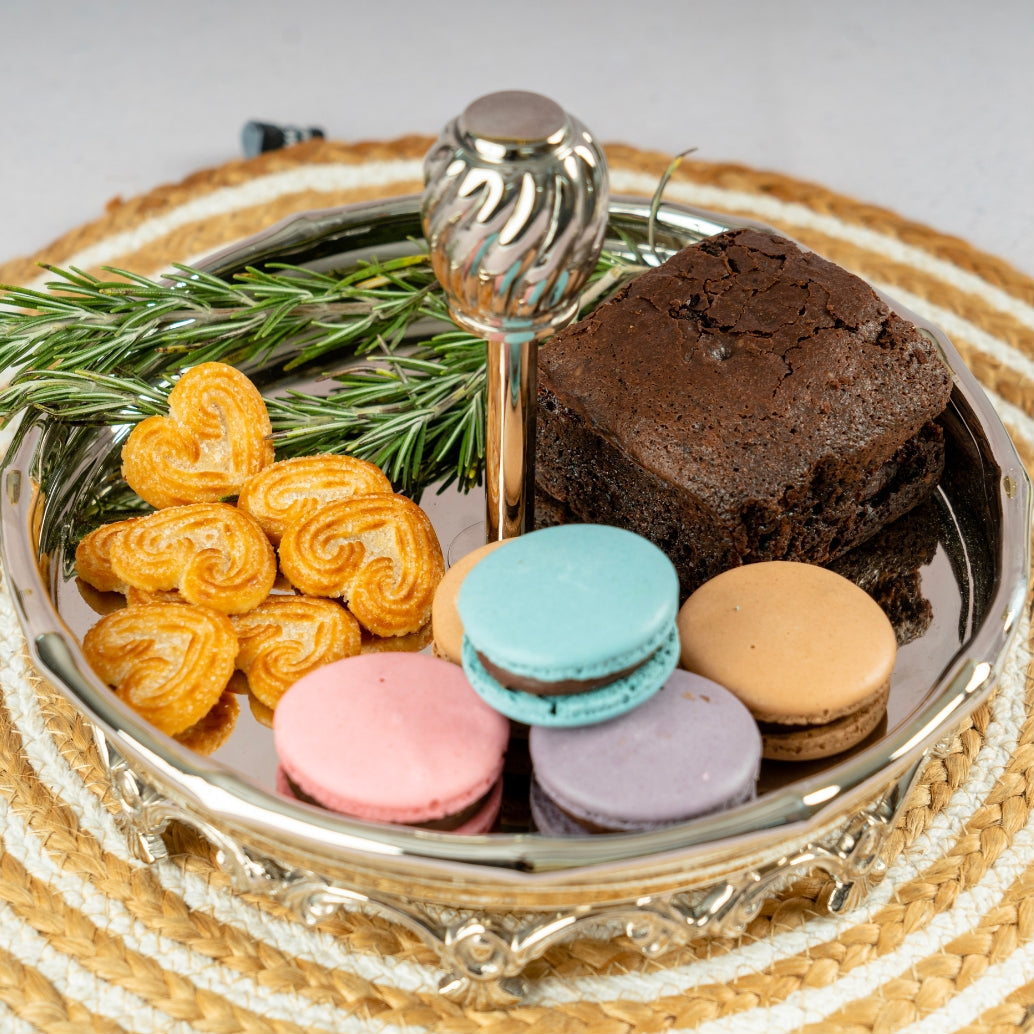 Bombay Elegance Stand