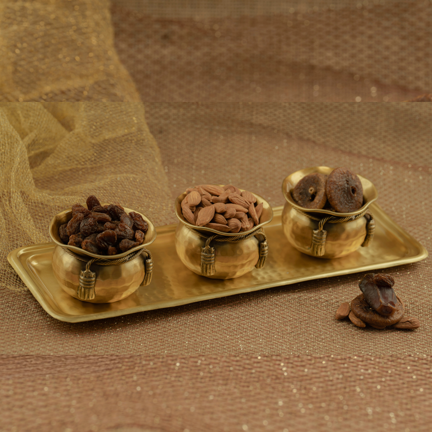 Brass Tray with Knot on the Neck Bowl